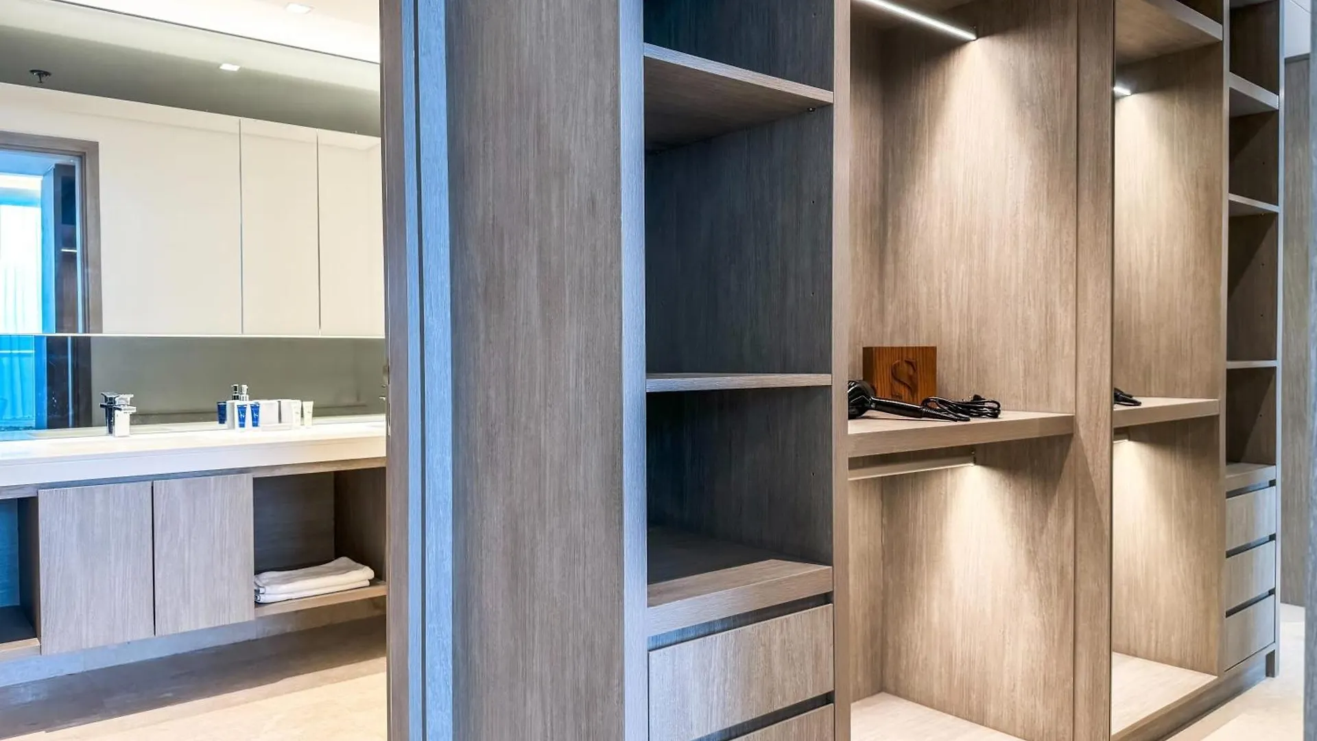 High Floor Burj Khalifa View 1Br - Business Bay Apartment Dubai